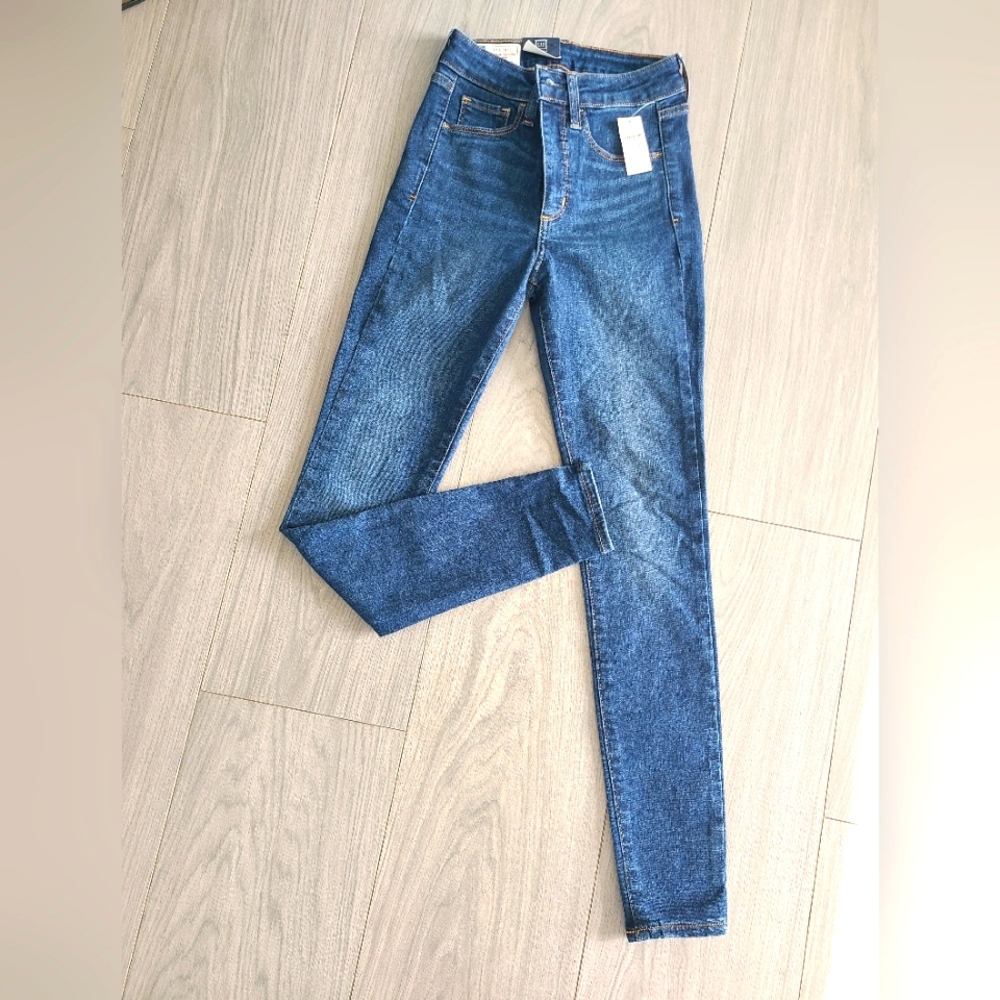 NWT skinny jeans
